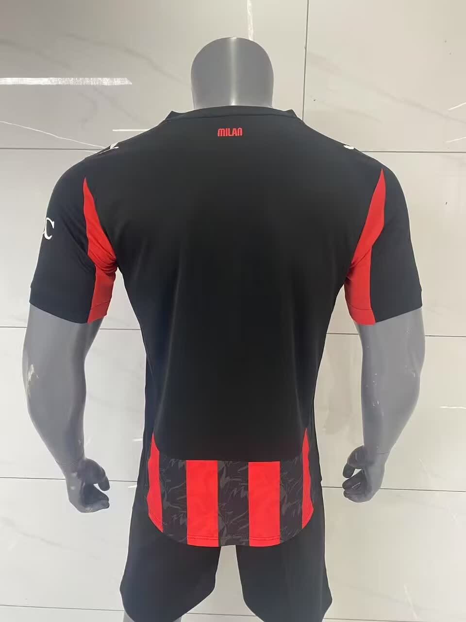 Maillot version joueur domicile AC Milan